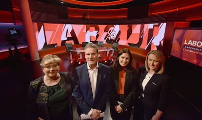 Los candidatos a liderar el Partido Laborista, en un debate el 12 de febrero. Emilie Thornberry, a la izquierda, ya ha sido eliminada de la competición.