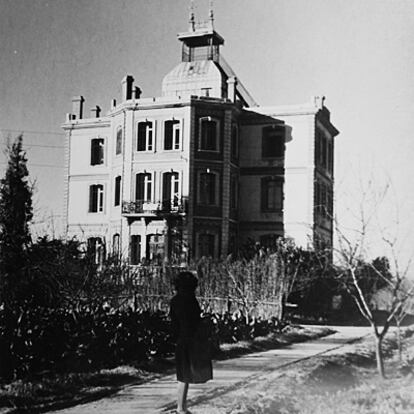 El palacete de Bardou, en Elna, fue convertido en maternidad en 1939 por Elisabeth Eidenbenz; allí dieron a luz muchas españolas internas en los campos franceses.