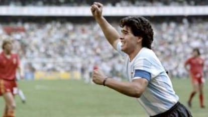 Diego Maradona celebra un tanto contra Bélgica en 1986.