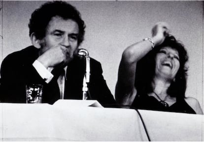 Norman Mailer y Germaine Greer, debatiendo en ‘Town bloody Hall’. Otros tiempos, otros argumentos.