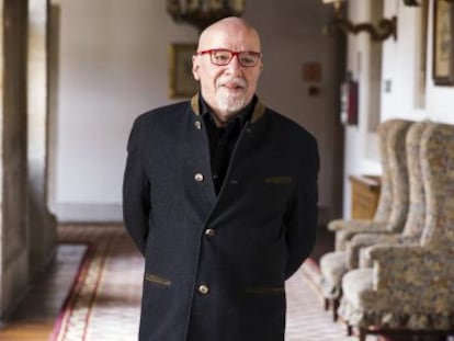 Paulo Coelho, na Hospedaria dos Reis Católicos, em Santiago.