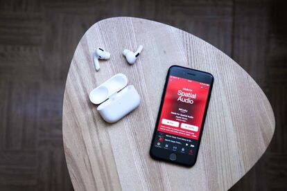 Smartphone con Apple Music