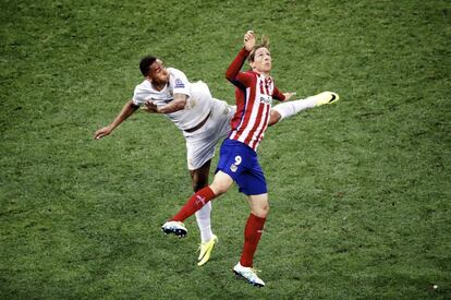 Danilo y Torres en un lance del partido.