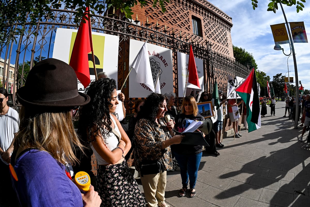 Un lector sobre Casa Árabe: 'Hostigan a entidades que desarrollan una labor cultural esencial'