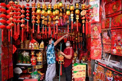 Tienda de adornos chinos en Manila el pasado 28 de enero, a pocos días de la celebración del Año del Tigre.