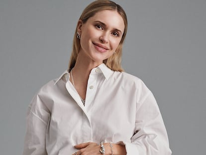 Pernille Teisbaek, directora creativa y prescriptora de estilo posa para Pandora.