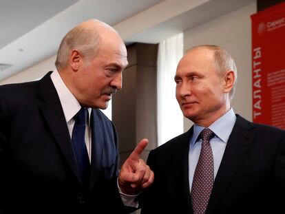 Encuentro entre el presidente bielorruso Aleksandr Lukashenko y Vladimir Putin, en febrero de 2019 en Sochi.