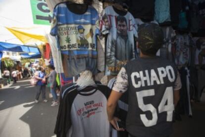 Camisetas del Chapo en el mercadillo de Tepito en México DF.