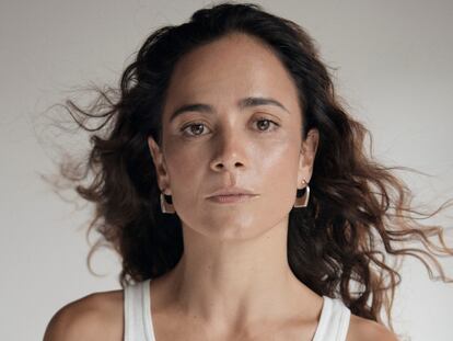 La actriz Alice Braga.