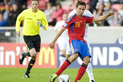 Ander Herrera conecta un disparo frente a Inglaterra Sub 21.