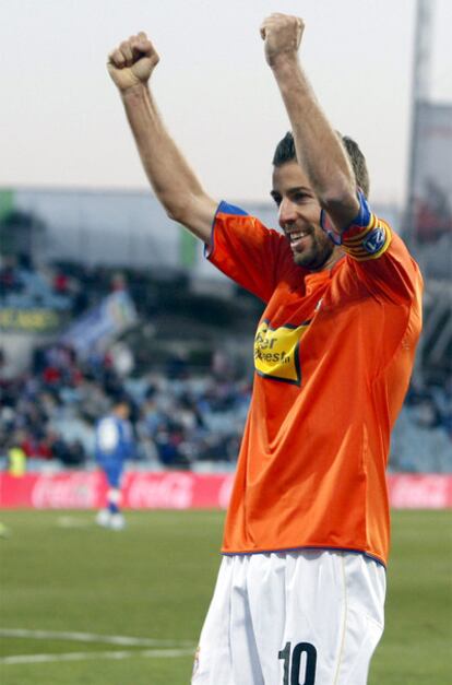 Luis García celebra un tanto ante el Getafe.