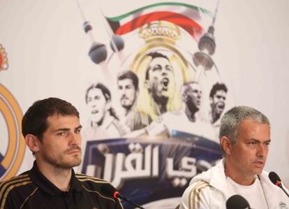 José Mourinho e Iker Casillas, durante la rueda de prensa