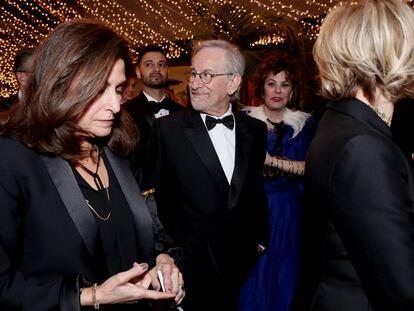 Steven Spielberg, director del remake de West Side Story, llega al Governors Ball.