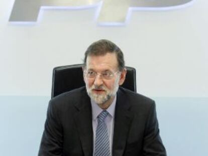 Rajoy, ayer en una reunión en Génova.