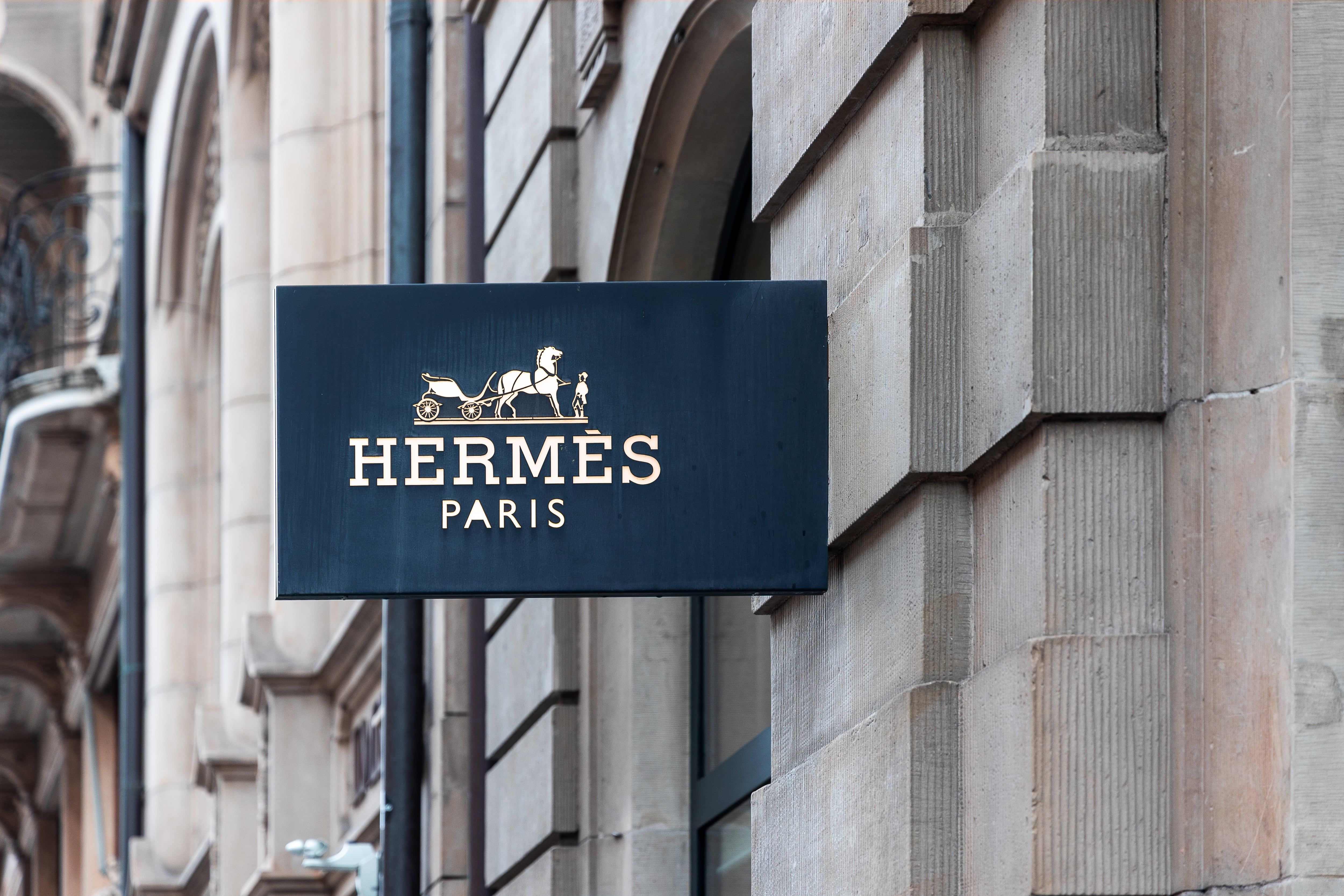 Hermès, un liderazgo cuestionado por  la incertidumbre de la demanda del lujo