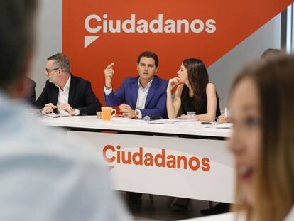 Jos&eacute; Manuel Villegas, Albert Rivera e In&eacute;s Arrimadas, en la Ejecutiva de Ciudadanos.