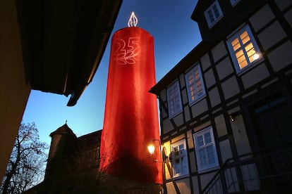 SCHLITZ, GERMANY - NOVEMBER 27: The effigy of a giant candle stands at the annual Christmas Market on November 26, 2016 in Schlitz, Germany. Christmas markets are opening across Germany this week in a tradition that dates back centuries. For the next four weeks the Christmas markets, which are usually located on the main square of the hosting town or village, will provide holiday cheer with mulled wine, sausages, Christmas ornaments and other delights. (Photo by Hannelore Foerster/Getty Images)