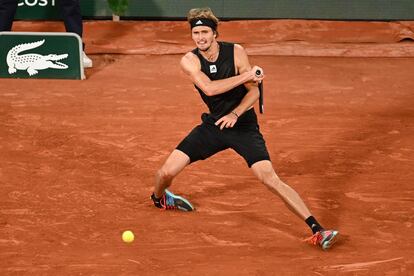 El alemán Alexander Zverev se lesiona durante el partido de semifinales contra Rafael Nadal.