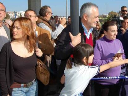 José Antonio Griñán, en una carrera popular en San Juan de Aznalfarache. (Imagen cedida por el PSOE)