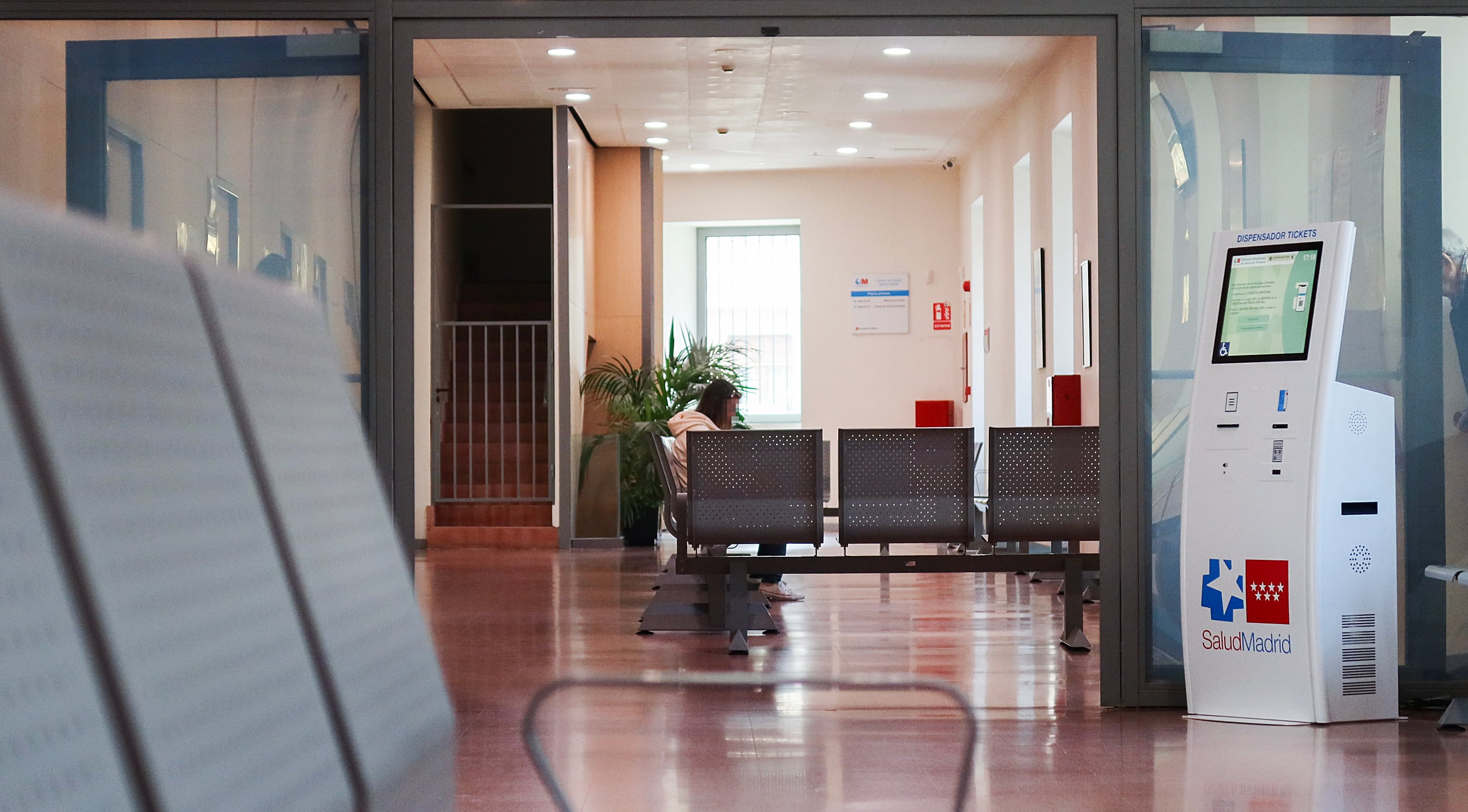 Los sindicatos sanitarios calculan que en los 264 centros de salud de Madrid tienen un déficit de 321 médicos de familia y 44 pediatras