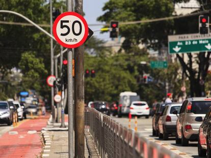 Redução de velocidade é tendência global: veja o limite nas principais capitais do mundo