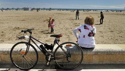 Imagen de la playa de la Malva-Rosa de Valencia.
