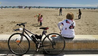 Imagen de la playa de la Malva-Rosa de Valencia.