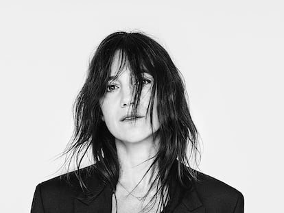 Charlotte Gainsbourg con prendas de su nueva colección para Zara.