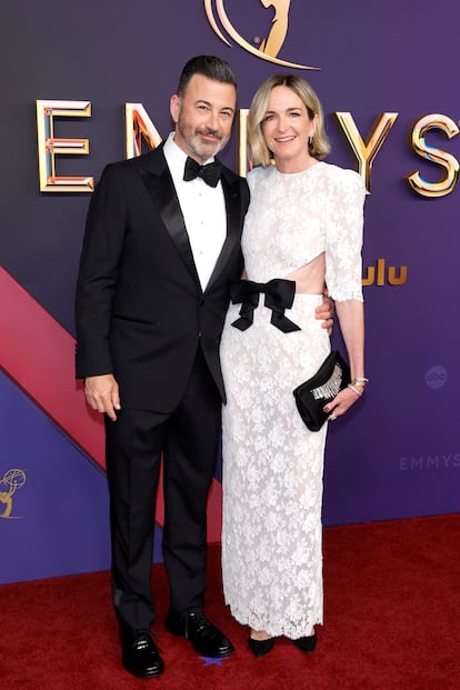 El presentador de televisión Jimmy Kimmel junto a su mujer Molly McNearney.