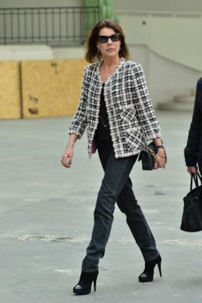La princesa Carolina de Mónaco el pasado 5 de marzo a su llega a la presentación de la temporada otoño/invierno de Chanel en París.