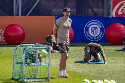 El entrenador del Atlético de Madrid, Diego Pablo Simeone, durante un entrenamiento.