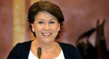 La exministra de Fomento Magdalena Álvarez comparece hoy por segunda vez ante la juez que instruye los ERE fraudulentos, Mercedes Alaya, que le acusa de malversación y prevaricación por promover el procedimiento ilegal de concesión de subvenciones sociolaborales cuando fue consejera de la Junta. EFE/Archivo