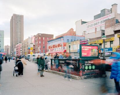 Lou Reed relató en una canción su viaje a una casa de Harlem, en la intersección entre Lexington Avenue y la calle 125, para comprar 26 dólares de heroína