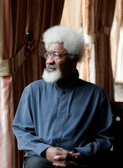 El poeta, narrador y dramaturgo Wole Soyinka.