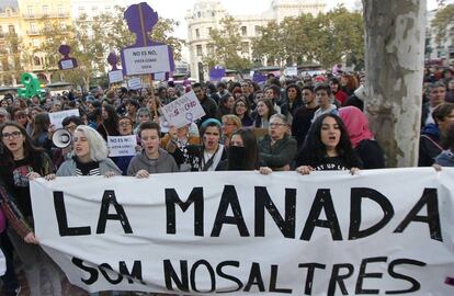 La manifestación en Valencia de apoyo a la víctima de una violación múltiple en los Sanfermines de 2016.