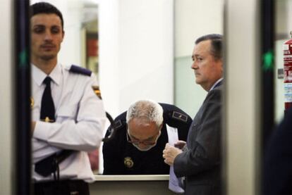 Alfredo Sáenz, vicepresidente del Santander y ex directivo de Cepsa, a su llegada al Supremo.