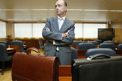 El consejero de Sanidad de la Comunidad de Madrid, Manuel Lamela, tras una reunión en la Asamblea de Madrid.