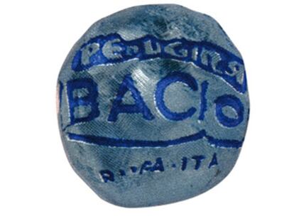 Aspecto de uno de los primeros Baci Perugina. En 1927 la publicidad de la casa presumía haber vendido “en solo cinco años cien millones” de estos bombones.