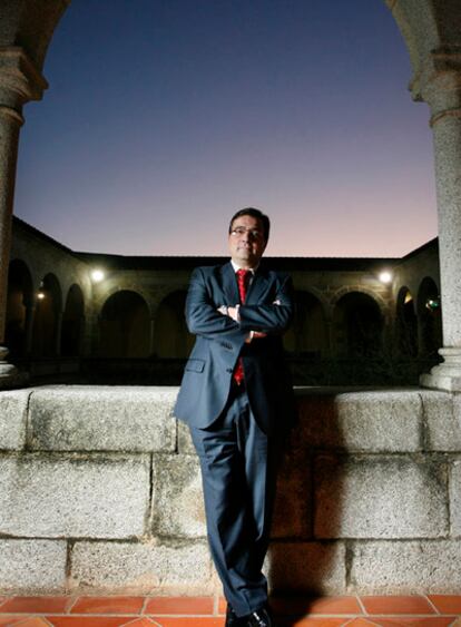 Fernández Vara, en la sede de la Junta de Extremadura, en Mérida