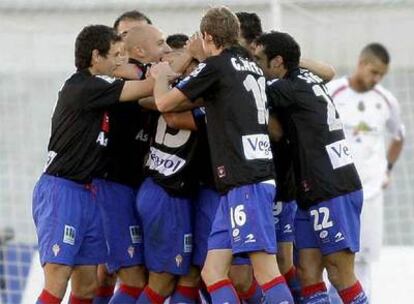 Los jugadores del Sporting celebran el segundo gol