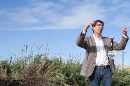 El candidato de Ciudadanos a la presidencia de la Junta, Juan Marín, en Isla Mayor (Sevilla).