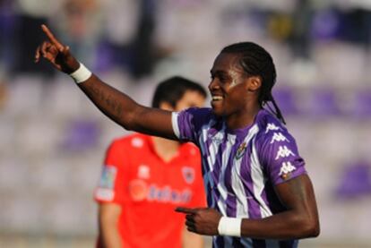 Manucho celebra su gol ante el Numancia.