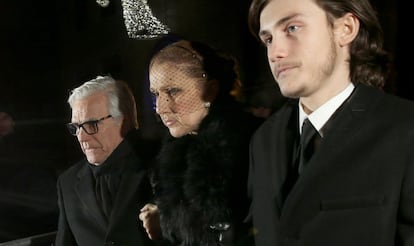 Celine Dion y su hijo Rene Charles Angelil, a su llegada a la basílica.