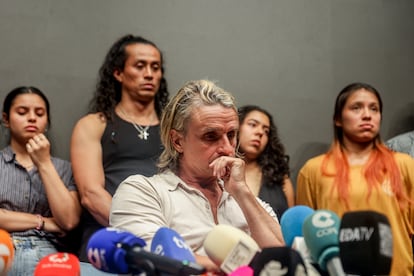 El productor musical Nacho Cano en la rueda de prensa que convocó el pasado 9 de julio de 2024 para defenderse de las acusaciones que se le imputan, tras ser detenido y puesto en libertad en Madrid, por presuntamente tener trabajando a una veintena de jóvenes mexicanos de manera irregular en su espectáculo 'Malinche'.