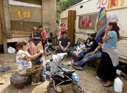 Campamento de gitanos procedentes de la antigua Yugoslavia en Cosilino, a las afueras de Roma.