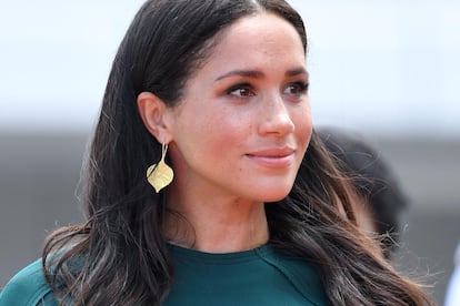 Meghan Markle con pendientes de la firma británica Pippa Small.