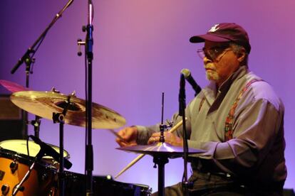 El batería Jimmy Cobb, premio Jazzaldia 2012, durante una actuación.