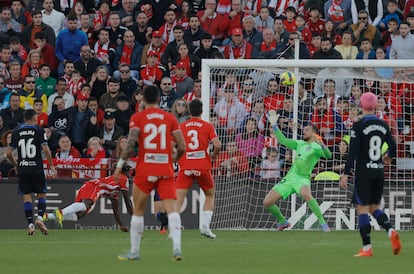 Elbilal Touré remata para empatar el partido entre Almería y Atlético de Madrid este domingo.