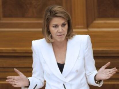 La nueva presidenta de Castilla la Mancha, María Dolores de Cospedal, durante su intervención hoy en la segunda jornada del debate de su investidura.