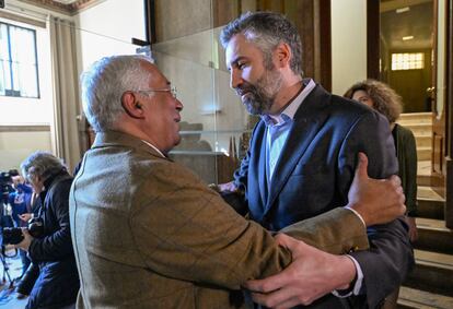 António Costa felicitaba en Lisboa el pasado 17 de diciembre a su sucesor Pedro Nuno Santos, tras ganar las primarias para secretario general del Partido Socialista portugués.